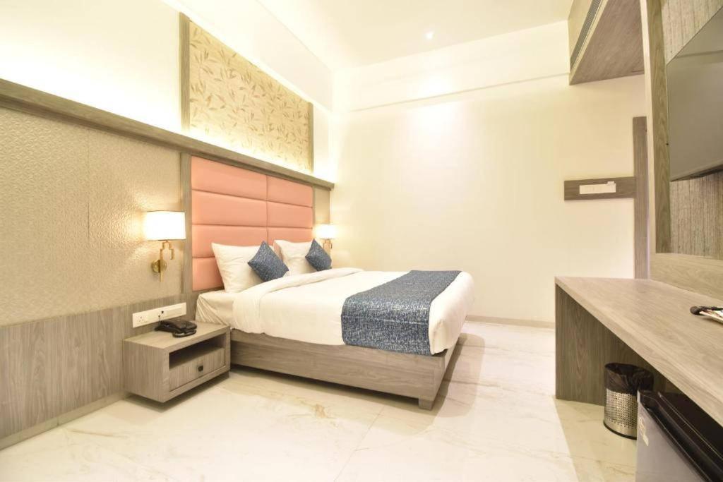 Glitz Hotels La Dahlia - Premium Thane Zewnętrze zdjęcie