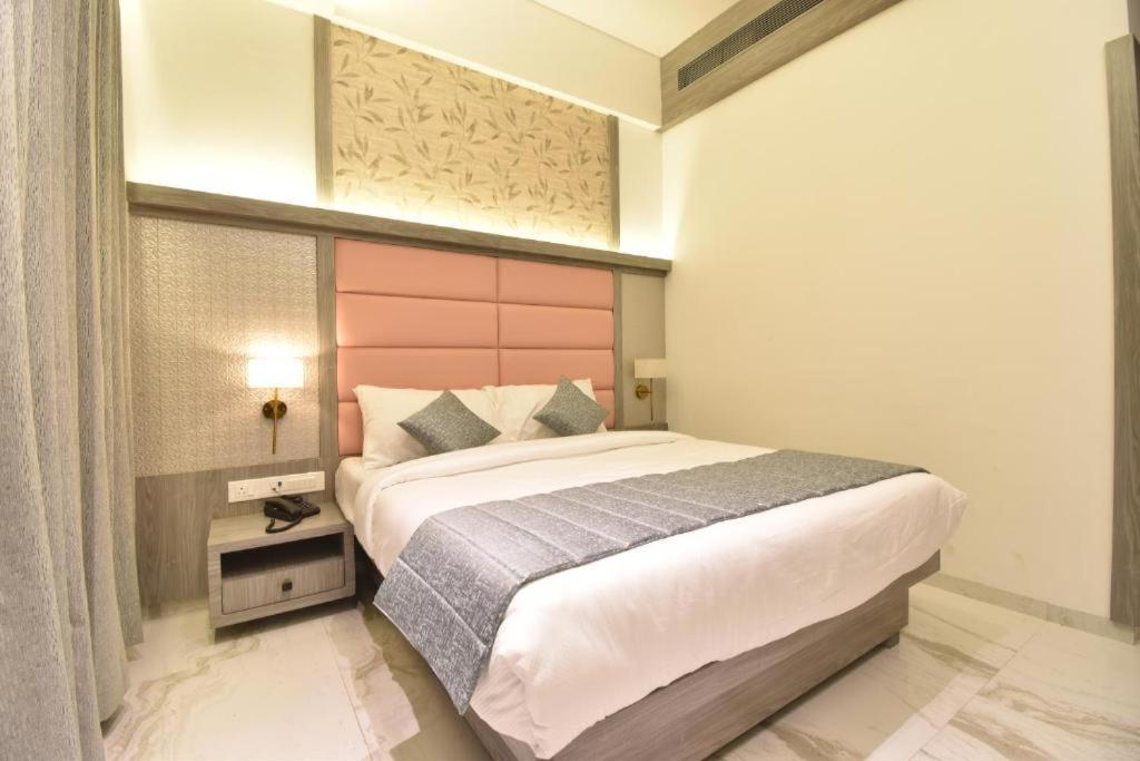Glitz Hotels La Dahlia - Premium Thane Zewnętrze zdjęcie