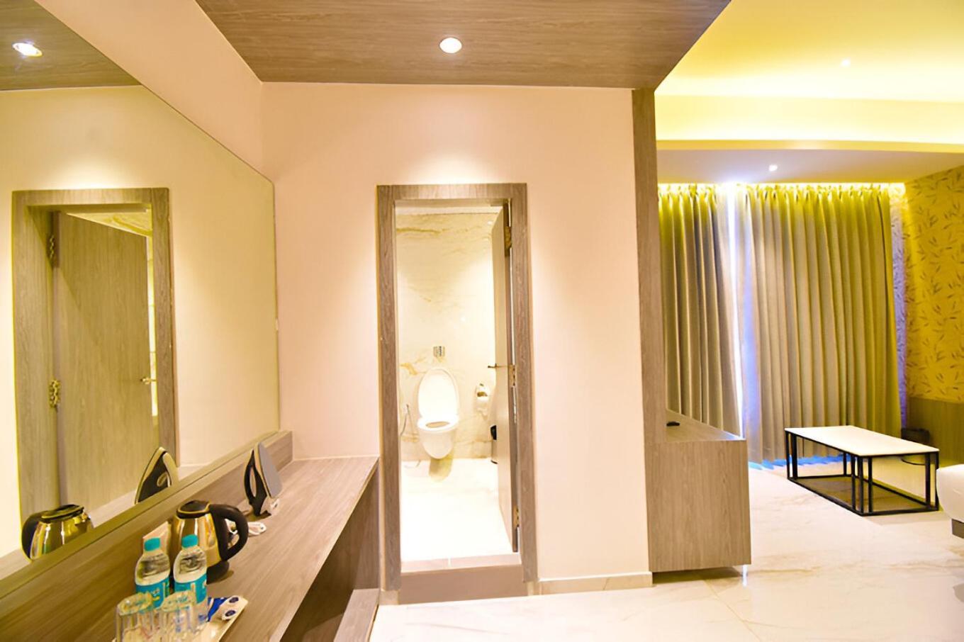Glitz Hotels La Dahlia - Premium Thane Zewnętrze zdjęcie