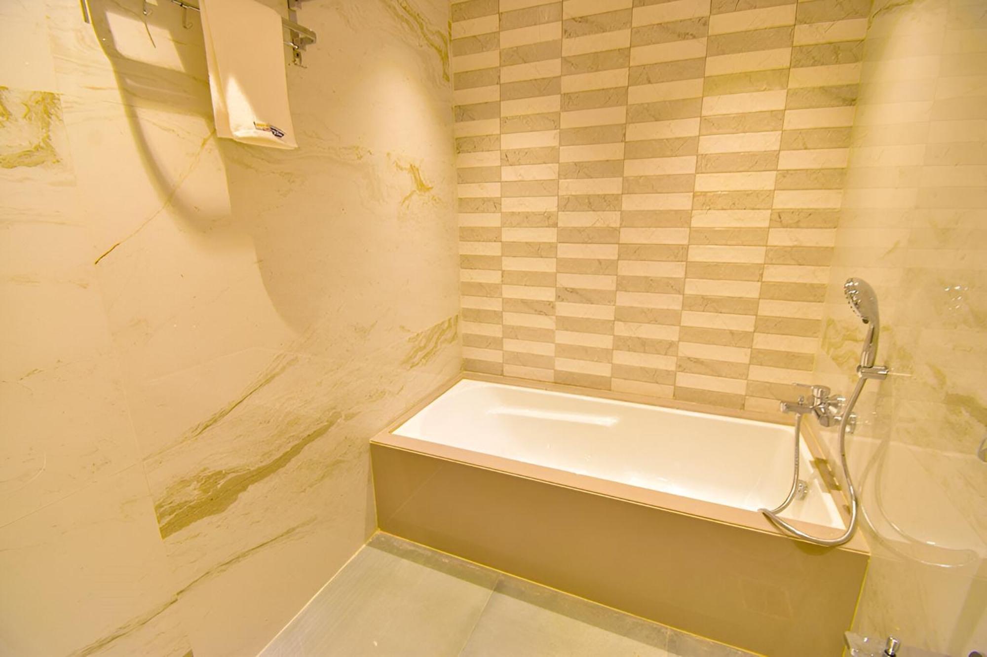 Glitz Hotels La Dahlia - Premium Thane Zewnętrze zdjęcie